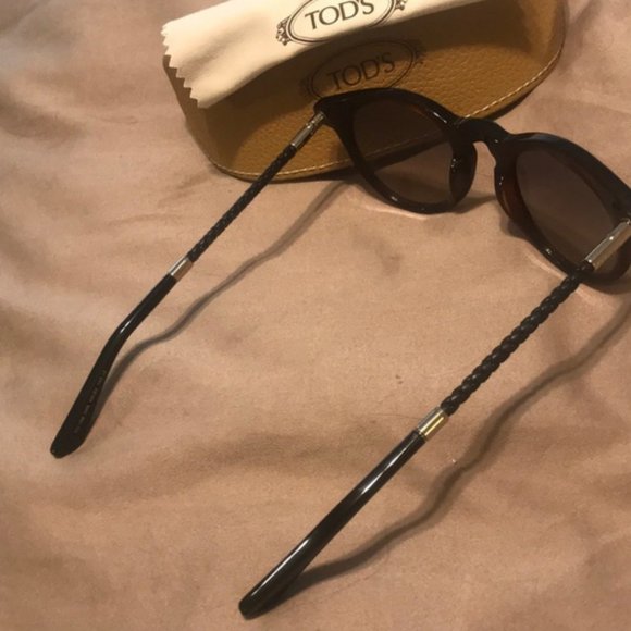 Tod's Sunglasses EUC - Picture 2 of 9